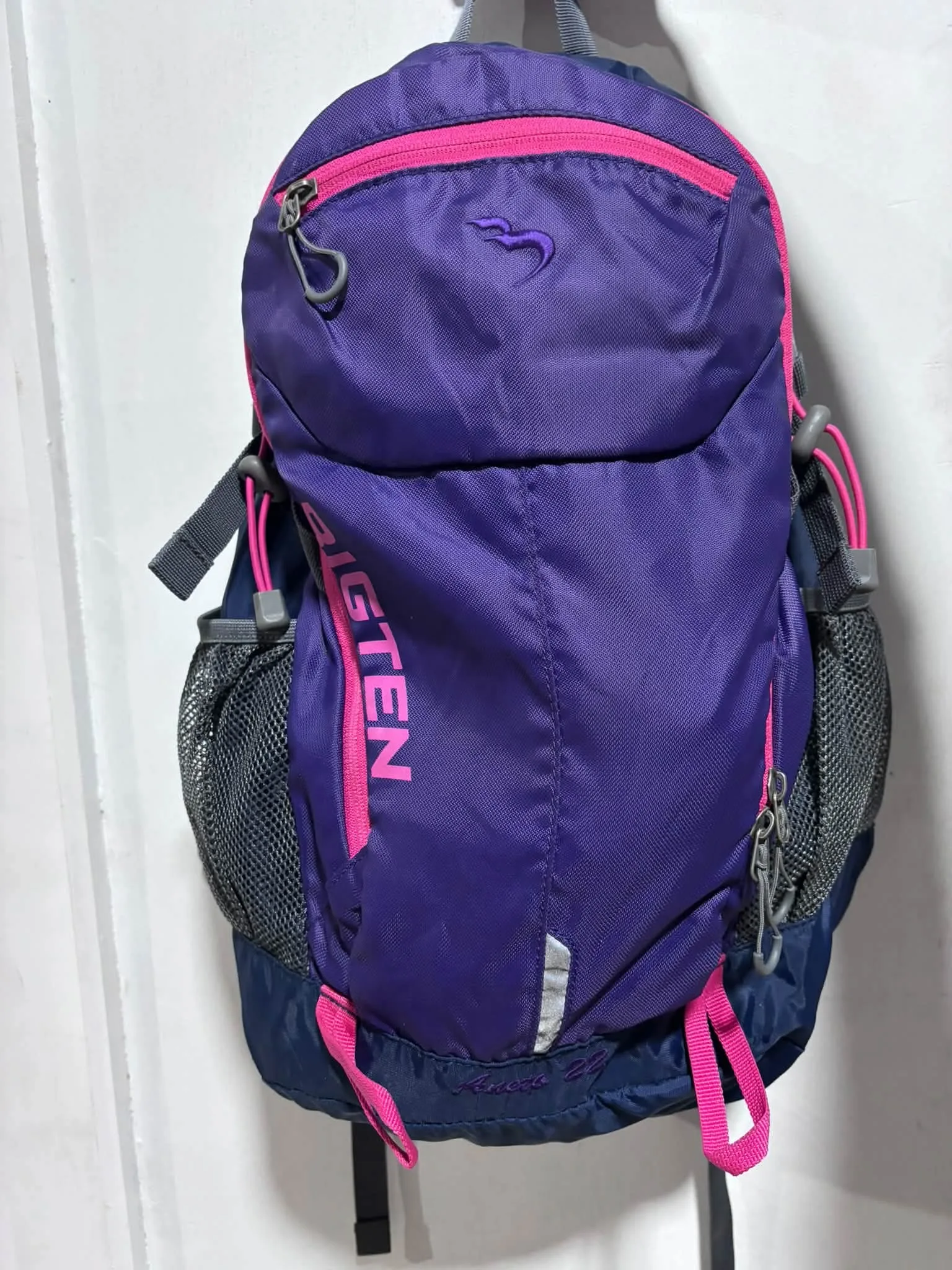 Photo of SUPER NICE BACK PACK
